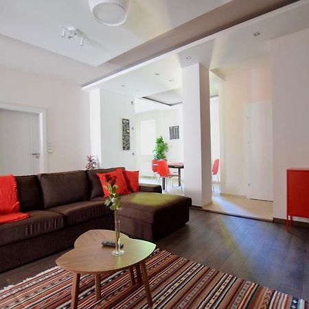 בודפשט Standard Apartment By Hi5 - Close To Buda Castle מראה חיצוני תמונה