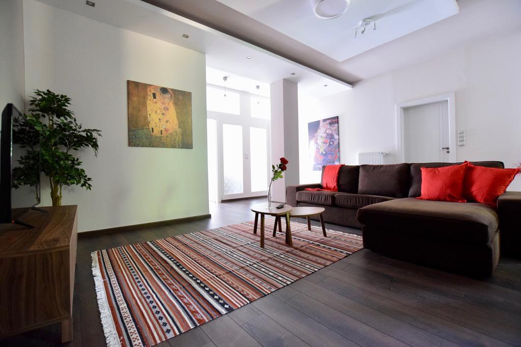 בודפשט Standard Apartment By Hi5 - Close To Buda Castle מראה חיצוני תמונה