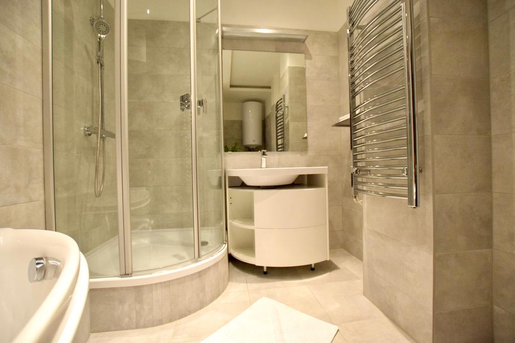 בודפשט Standard Apartment By Hi5 - Close To Buda Castle מראה חיצוני תמונה