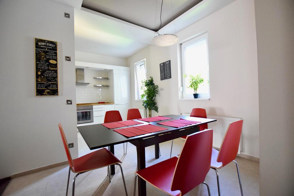 בודפשט Standard Apartment By Hi5 - Close To Buda Castle מראה חיצוני תמונה